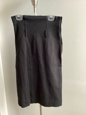High waisted black pencil skirt